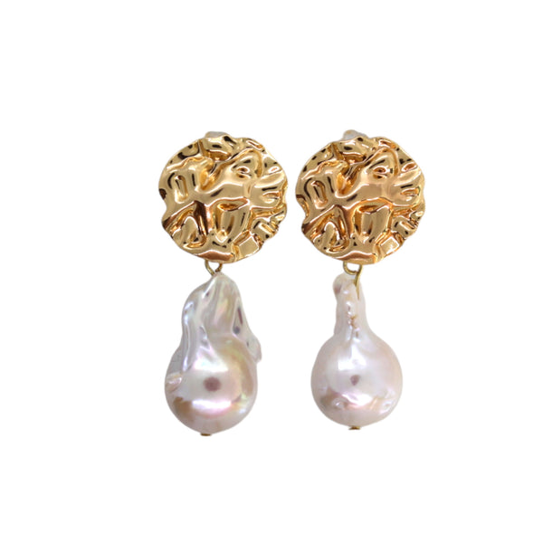 Textured Elegance: Baroque Pearl and Gold-Plated Earrings